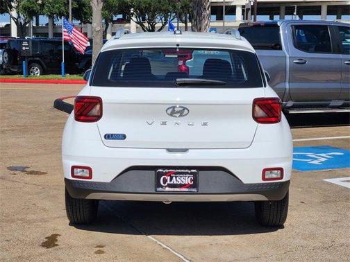 2025 Hyundai VENUE SEL