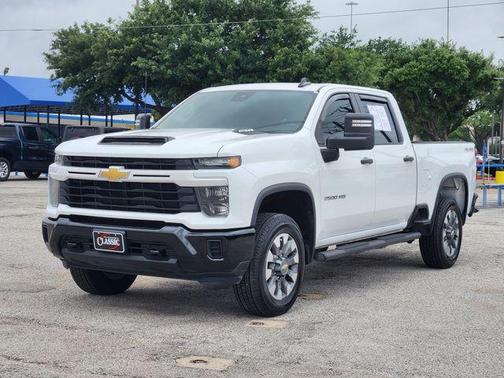 Summit White 2024 Chevrolet Silverado 2500 Custom