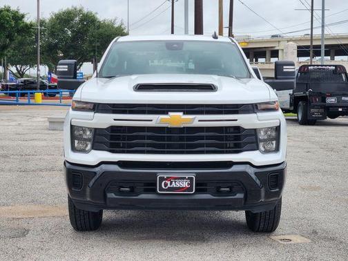 Summit White 2024 Chevrolet Silverado 2500 Custom