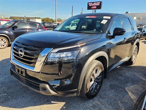 2025 Nissan Pathfinder S