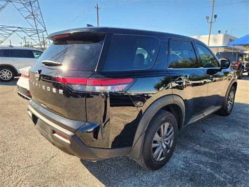 2025 Nissan Pathfinder S