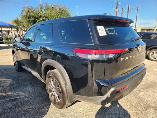 2025 Nissan Pathfinder S