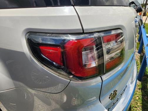 White Frost Tri-Coat 2016 GMC Acadia Denali