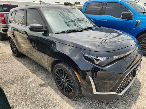 Fusion Orange 2024 Kia Soul LX