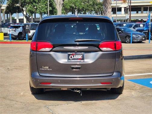 2019 Chrysler Pacifica L
