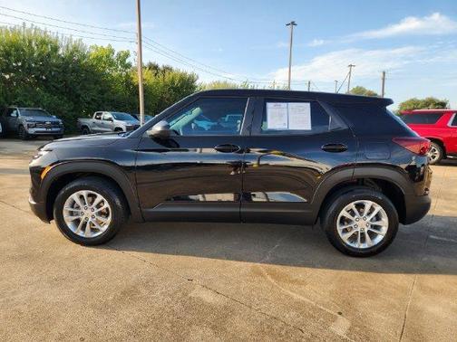 Mosaic Black Metallic 2026 Chevrolet Trailblazer LS