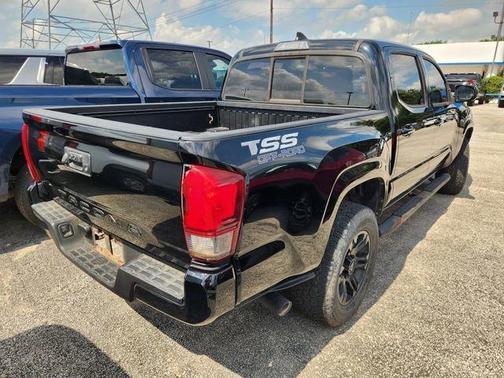 Midnight Black Metallic 2018 Toyota Tacoma SR