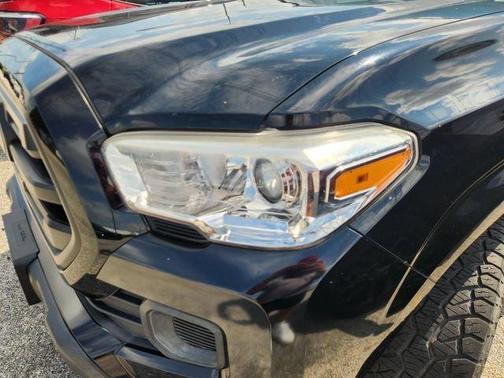 Midnight Black Metallic 2018 Toyota Tacoma SR