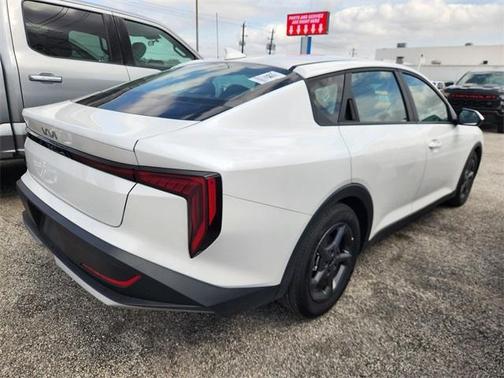 2025 Kia K4 