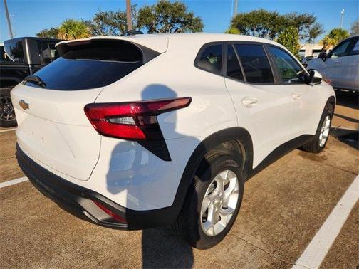 2025 Chevrolet Trax LS