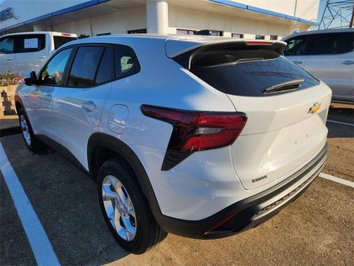 2025 Chevrolet Trax LS