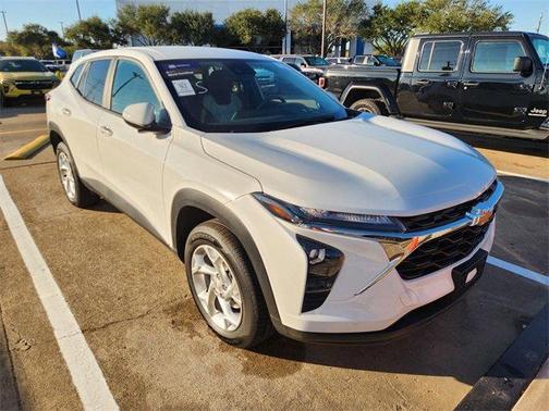 2025 Chevrolet Trax LS