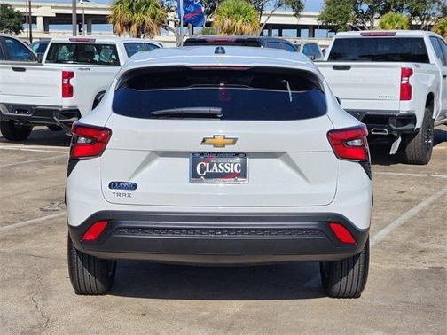 2025 Chevrolet Trax LS