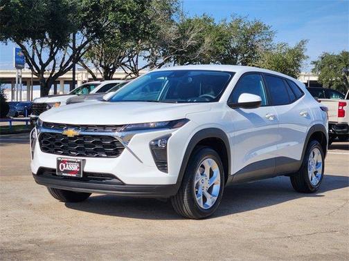 2025 Chevrolet Trax LS