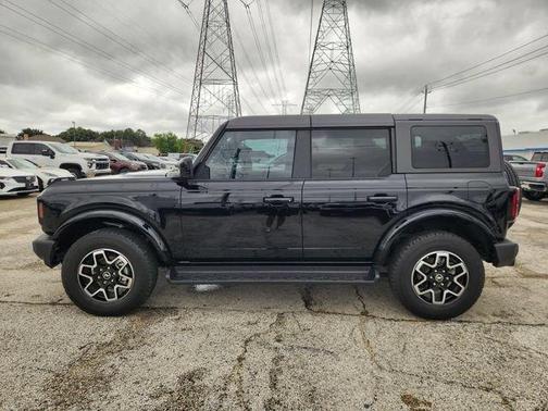 Shadow Black 2025 Ford Bronco Outer Banks