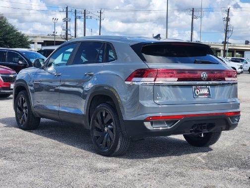 Pure Gray 2024 Volkswagen Atlas Cross Sport 2.0T SE w/Technology