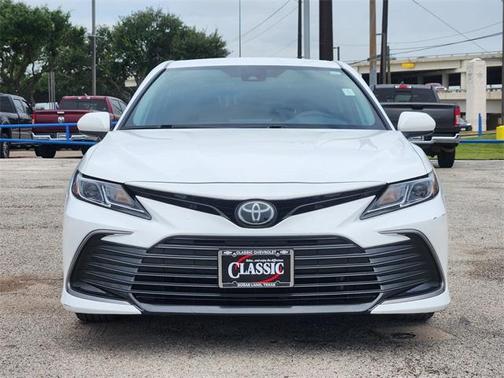 2022 Toyota Camry LE