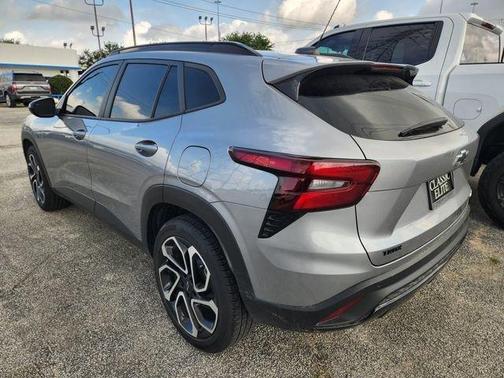 Sterling Gray Metallic 2025 Chevrolet Trax 2RS