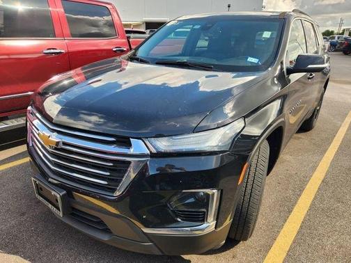 Mosaic Black Metallic 2023 Chevrolet Traverse LT Cloth
