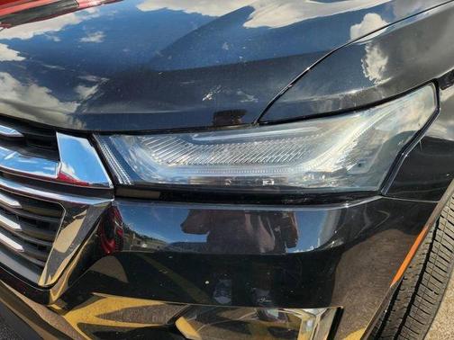 Mosaic Black Metallic 2023 Chevrolet Traverse LT Cloth