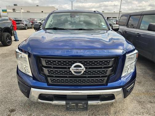 2021 Nissan Titan SV