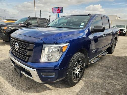 2021 Nissan Titan SV