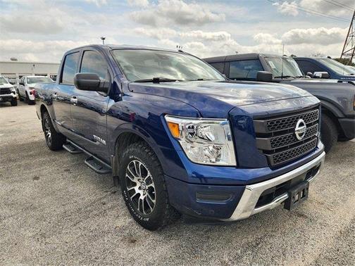 2021 Nissan Titan SV