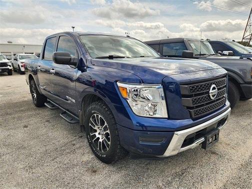 2021 Nissan Titan SV