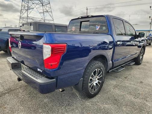 2021 Nissan Titan SV