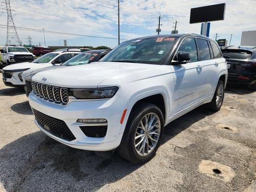 2022 Jeep Grand Cherokee Summit