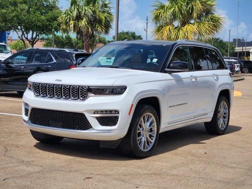 2022 Jeep Grand Cherokee Summit
