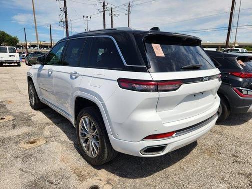 2022 Jeep Grand Cherokee Summit