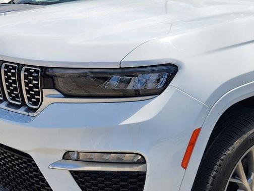 2022 Jeep Grand Cherokee Summit