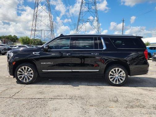 2023 GMC Yukon XL Denali