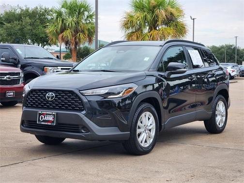 2024 Toyota Corolla Cross LE