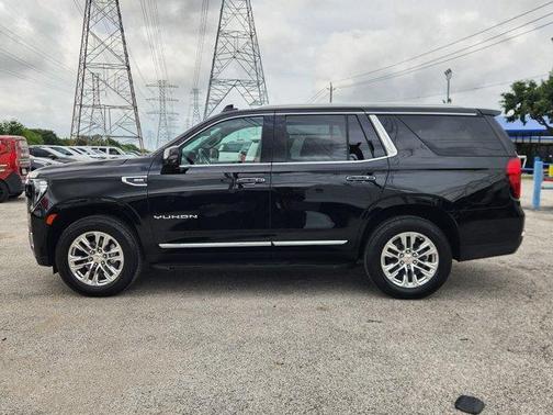 2022 GMC Yukon SLT