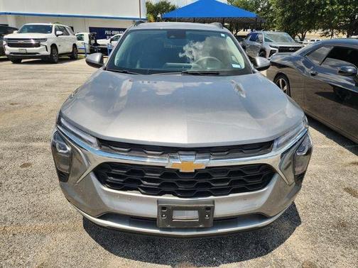 Sterling Gray Metallic 2025 Chevrolet Trax LT