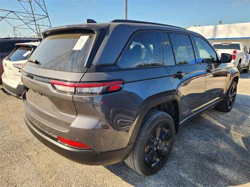 2024 Jeep Grand Cherokee Laredo