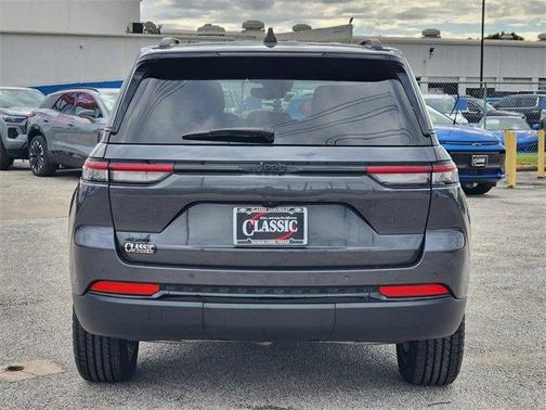 2024 Jeep Grand Cherokee Laredo