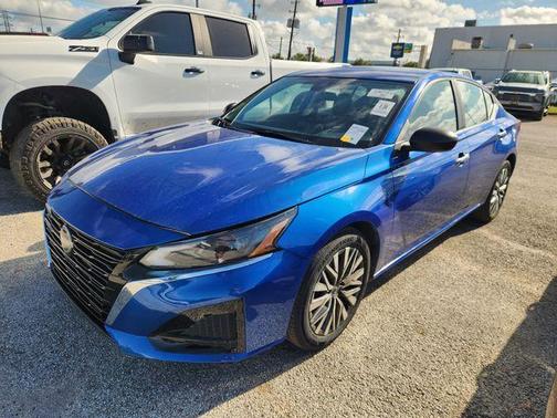 Bluestone Pearl 2025 Nissan Altima SV