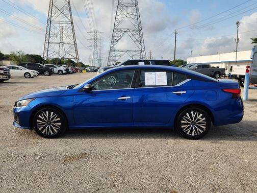 2025 Nissan Altima SV