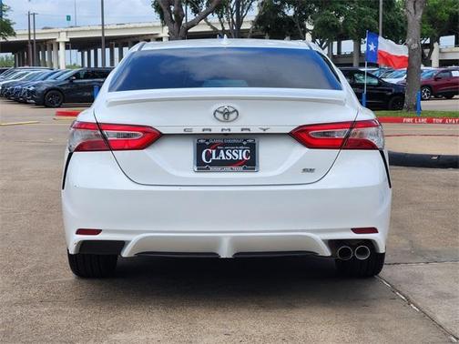 2020 Toyota Camry SE