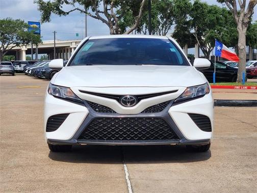2020 Toyota Camry SE