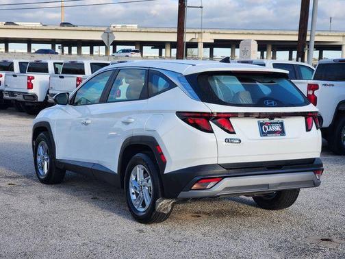 2025 Hyundai TUCSON SE