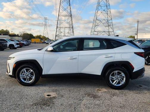 2025 Hyundai TUCSON SE