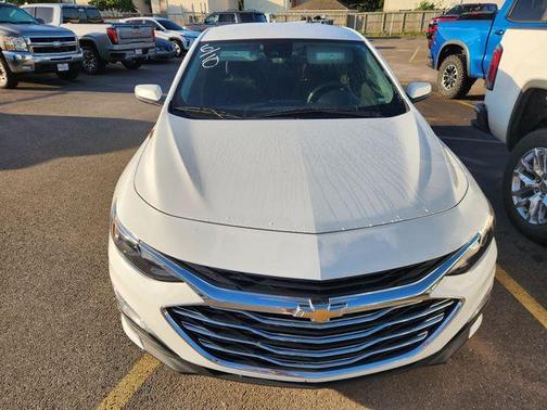 Summit White 2024 Chevrolet Malibu LT