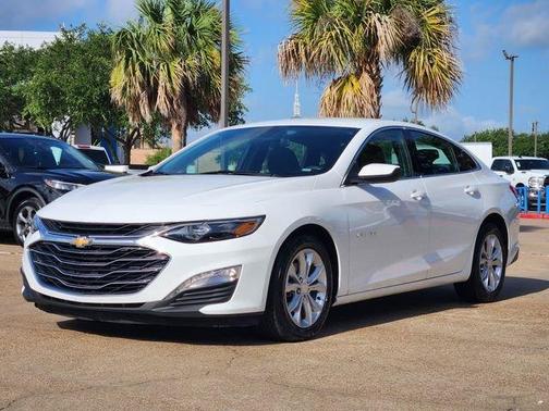 Summit White 2024 Chevrolet Malibu LT