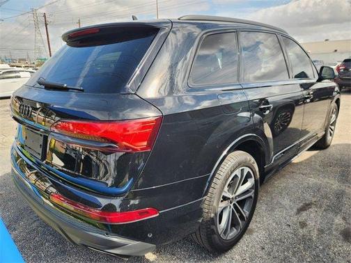 2025 Audi Q7 45 Premium Plus