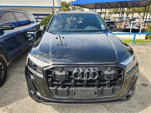 2025 Audi Q7 45 Premium Plus