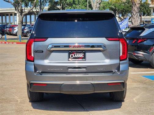 2022 GMC Yukon SLT